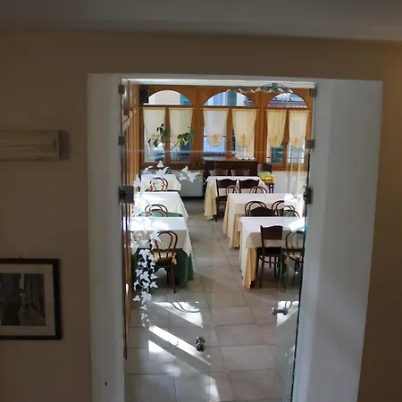 Отель Hotel Centrale Bellagio 3*