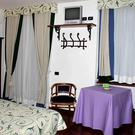 Hotel Centrale Bellagio Отель Белладжо